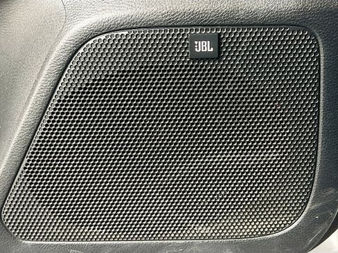 Used 2016 Toyota Tacoma TRD Sport image 14