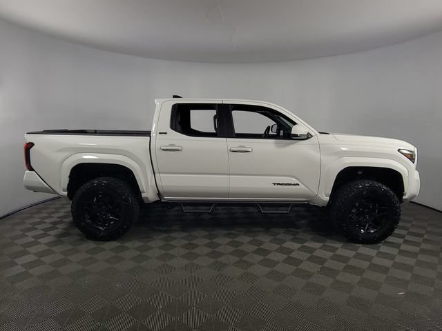 Used 2026 Toyota Tacoma SR5 AWD/4WD image 8
