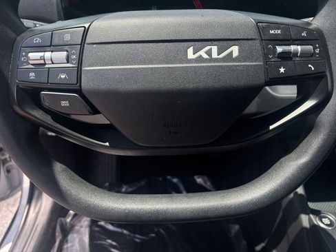 Used 2025 Kia K4 FWD image 28