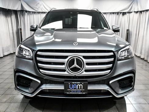 Used 2025 Mercedes-Benz GLS 450 4MATIC image 2