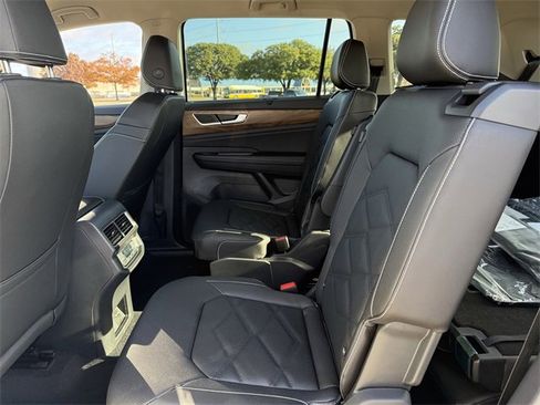 New 2026 Volkswagen Atlas SE image 19