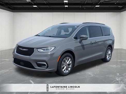 Used 2022 Chrysler Pacifica Touring-L AWD/4WD image 1