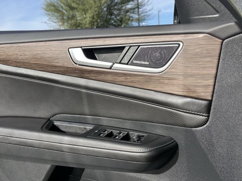 Certified 2025 Volkswagen Atlas SEL Premium R-Line image 20