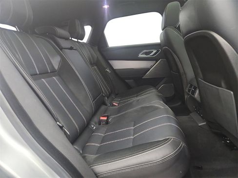 Used 2019 Land Rover Range Rover Velar R-Dynamic SE image 28