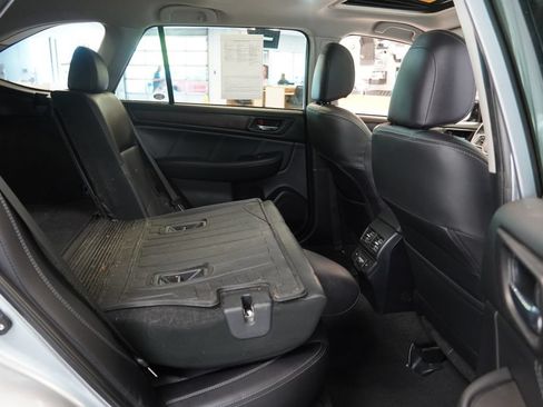 Used 2018 Subaru Outback 3.6R Limited AWD/4WD image 35