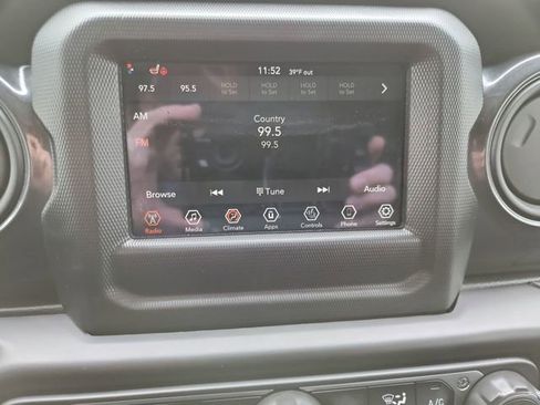 Used 2022 Jeep Wrangler Unlimited Sport image 14