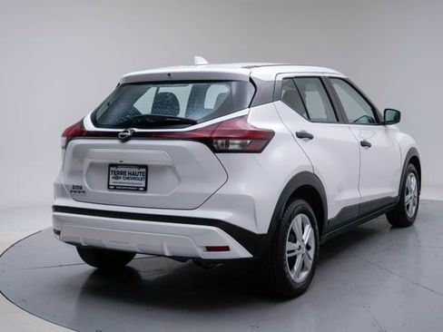 Used 2022 Nissan Kicks S FWD image 7