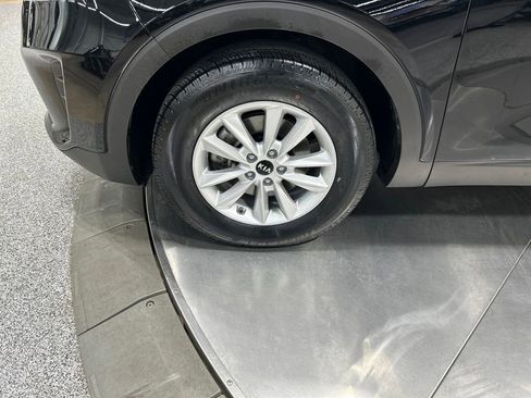 Used 2020 Kia Sorento LX FWD image 31
