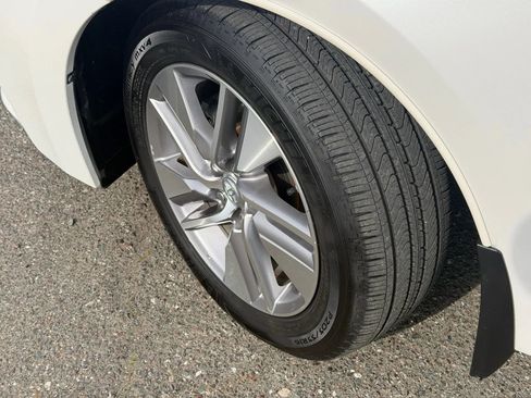 Used 2014 Toyota Corolla LE Premium w/ Driver Convenience Package image 16