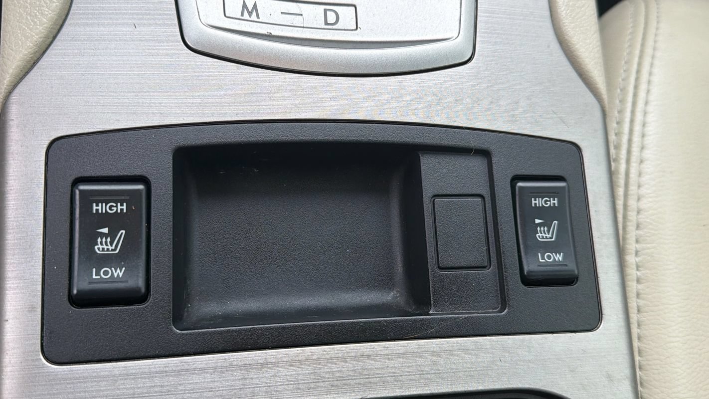 Used 2011 Subaru Legacy 2.5i Limited w/ Popular Equipment Group 1B AWD/4WD image 18