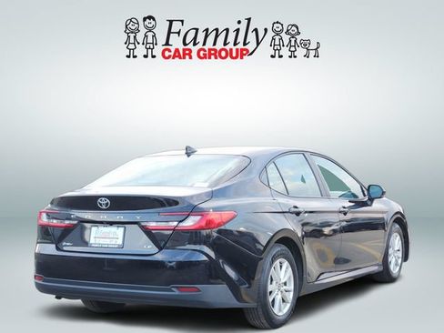 Used 2025 Toyota Camry LE FWD image 4