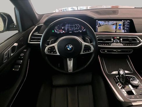 Used 2022 BMW X7 xDrive40i w/ M Sport Package AWD/4WD image 5
