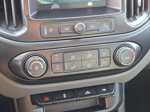 Used 2022 Chevrolet Colorado W/T w/ WT Convenience Package AWD/4WD image 29