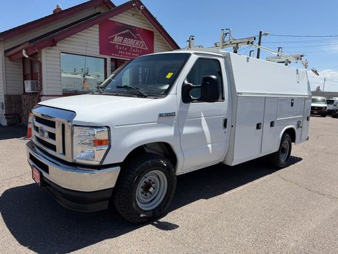 Used 2021 Ford E-350 and Econoline 350 Super Duty w/ Power Windows & Locks Group RWD image 4