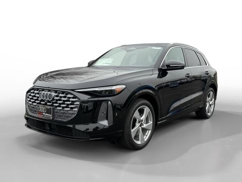New 2025 Audi Q5 Prestige image 1