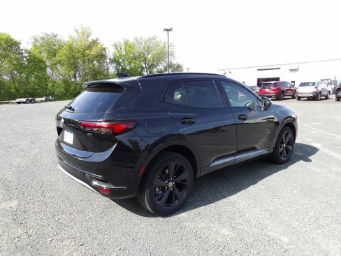 Used 2023 Buick Envision Essence w/ Sport Touring Package AWD/4WD image 4