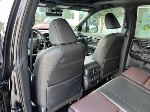 Used 2025 Honda Ridgeline Black Edition image 17