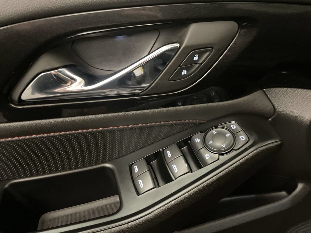 Used 2023 Chevrolet Traverse RS w/ LPO, Floor Liner Package FWD image 17