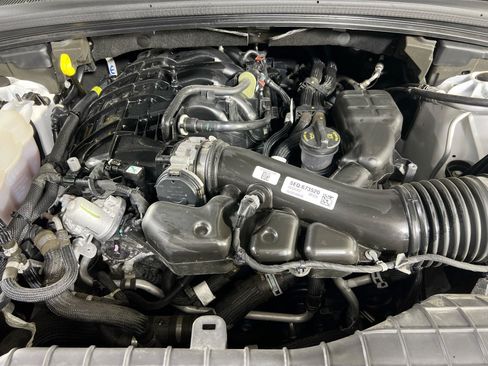 Used 2023 Jeep Grand Cherokee Altitude AWD/4WD image 29