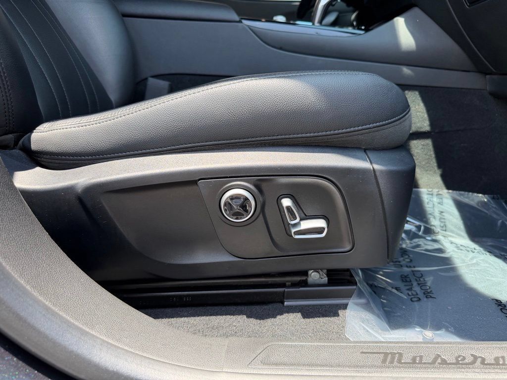 Used 2023 Maserati Levante Modena AWD/4WD image 36
