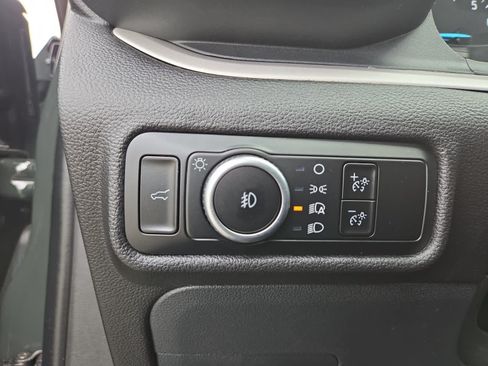 Used 2023 Ford Explorer XLT w/ Equipment Group 202A AWD/4WD image 32