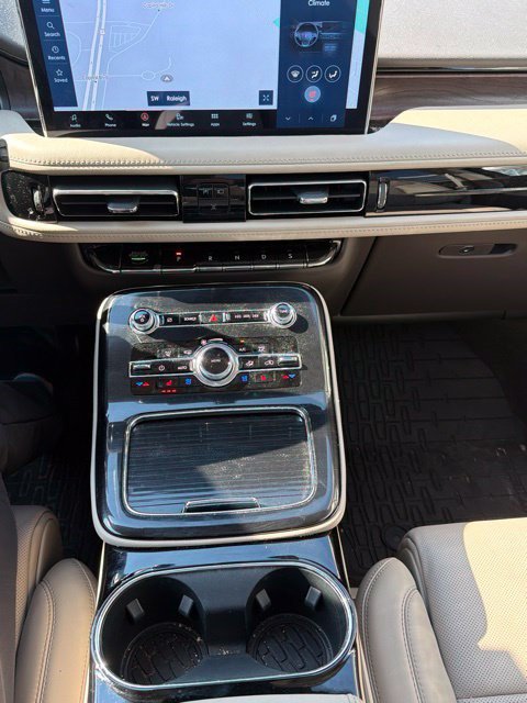 Used 2022 Lincoln Nautilus Reserve w/ Equipment Group 202A AWD/4WD image 21