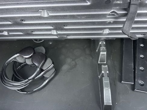 Used 2017 GMC Yukon XL SLT w/ Open Road Package image 27