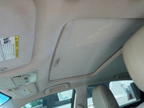 Used 2013 Toyota Avalon XLE Premium FWD image 12