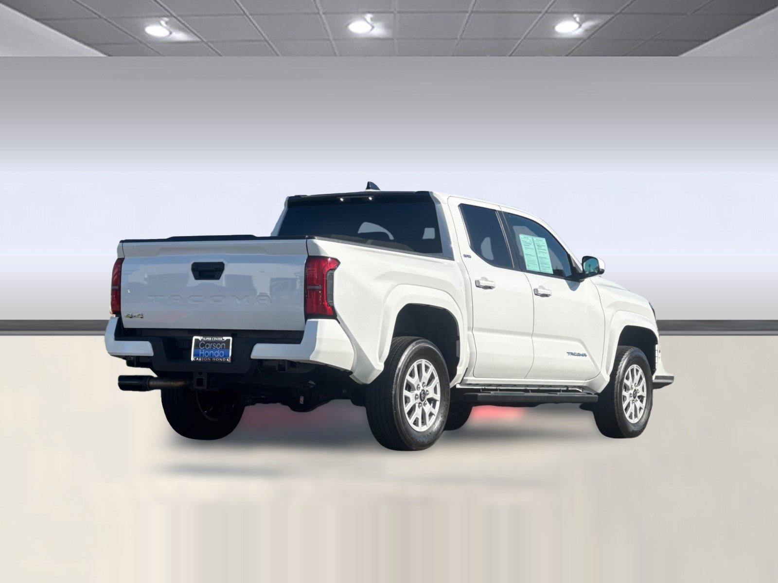Used 2024 Toyota Tacoma SR5 AWD/4WD image 9
