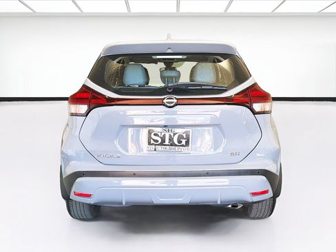 Used 2023 Nissan Kicks SR w/ SR Premium Package FWD image 5