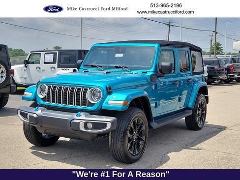 Used 2024 Jeep Wrangler Unlimited Sahara w/ Technology Group AWD/4WD image 1