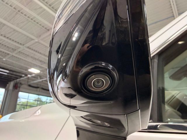 Used 2021 GMC Yukon Denali w/ Denali Premium Package AWD/4WD image 18