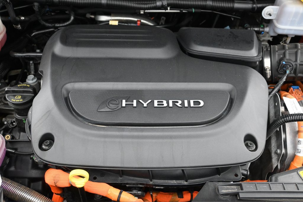 Used 2023 Chrysler Pacifica Touring-L w/ S Appearance Package FWD image 33