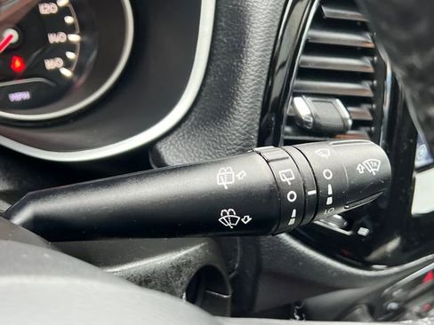 Used 2019 Jeep Compass Altitude image 30