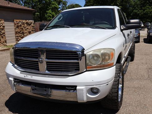 Used 2006 Dodge Ram 2500 Truck Laramie AWD/4WD image 9