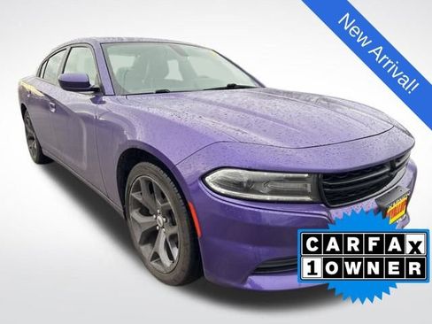 Used 2019 Dodge Charger SXT w/ Plus Group image 1