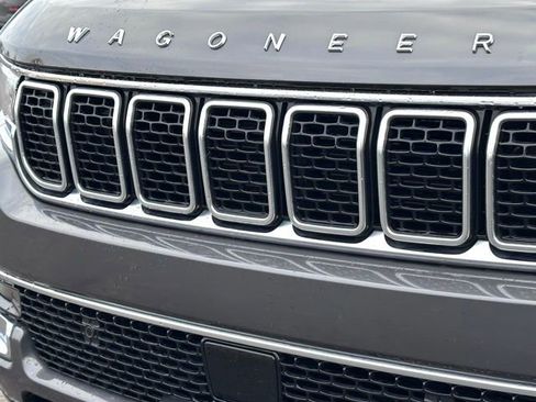 Used 2024 Jeep Wagoneer L Base w/ Premium Group I image 4
