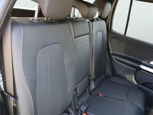 New 2026 Mercedes-Benz GLB 250 4MATIC image 14