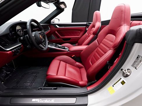 Used 2022 Porsche 911 Turbo S w/ 911 Turbo Sportdesign Package image 32