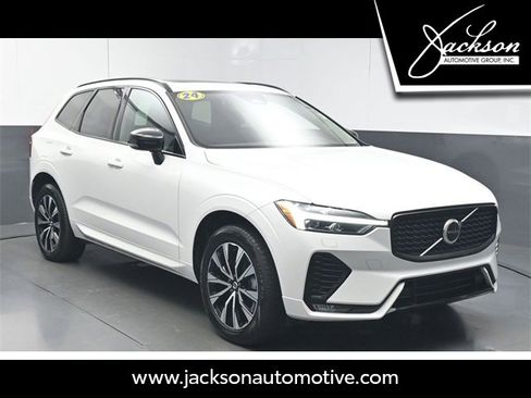 Used 2024 Volvo XC60 B5 Core image 1
