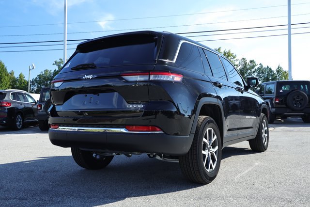 New 2027 Jeep Grand Cherokee Laredo X RWD image 6