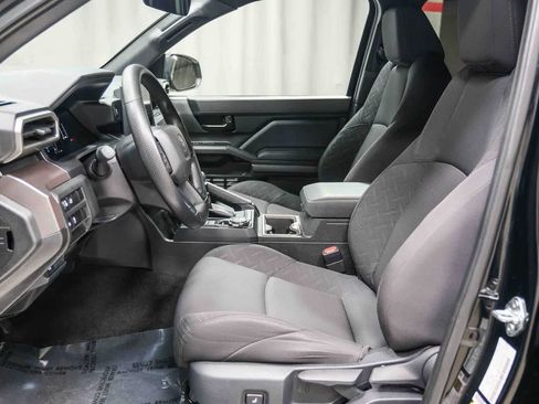 Used 2025 Toyota Tacoma SR5 image 17