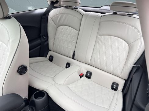 Used 2024 MINI Cooper 2-Door Hardtop image 24