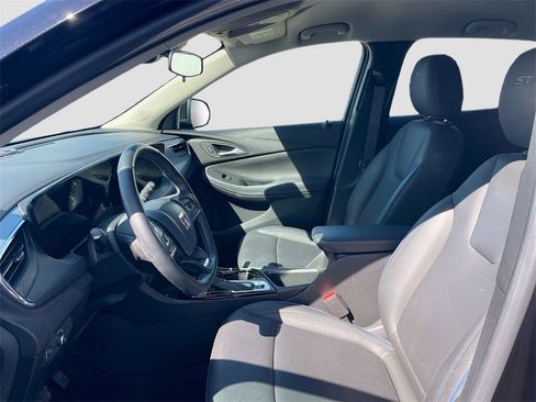 Used 2025 Buick Encore GX Sport Touring w/ Advanced Technology Package image 10