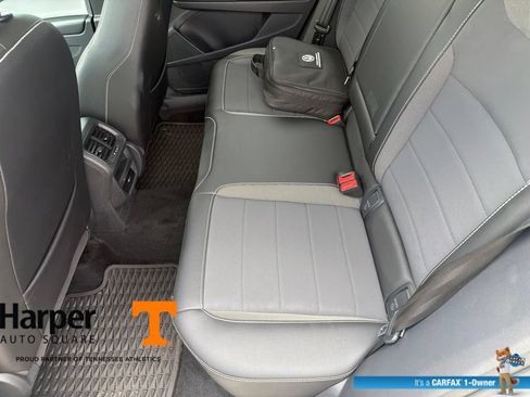 Used 2023 Volkswagen Taos SE w/ Panoramic Sunroof Package FWD image 10
