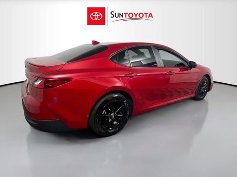 Used 2025 Toyota Camry LE w/ Convenience Package FWD image 4