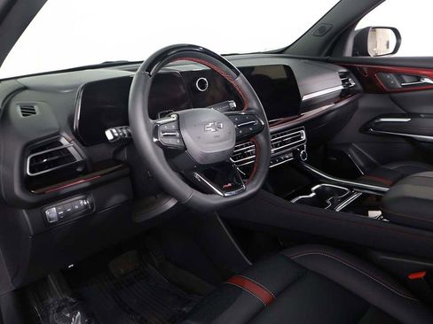 Used 2024 Chevrolet Traverse RS w/ LPO, Floor Liner Package AWD/4WD image 32