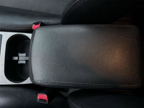 Used 2011 Subaru Outback 2.5i Limited image 21