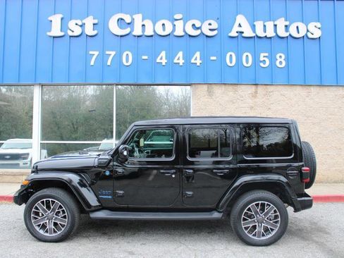 Used 2022 Jeep Wrangler Unlimited Sahara AWD/4WD image 8
