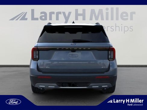 New 2026 Ford Explorer Active w/ Active Comfort Package image 5